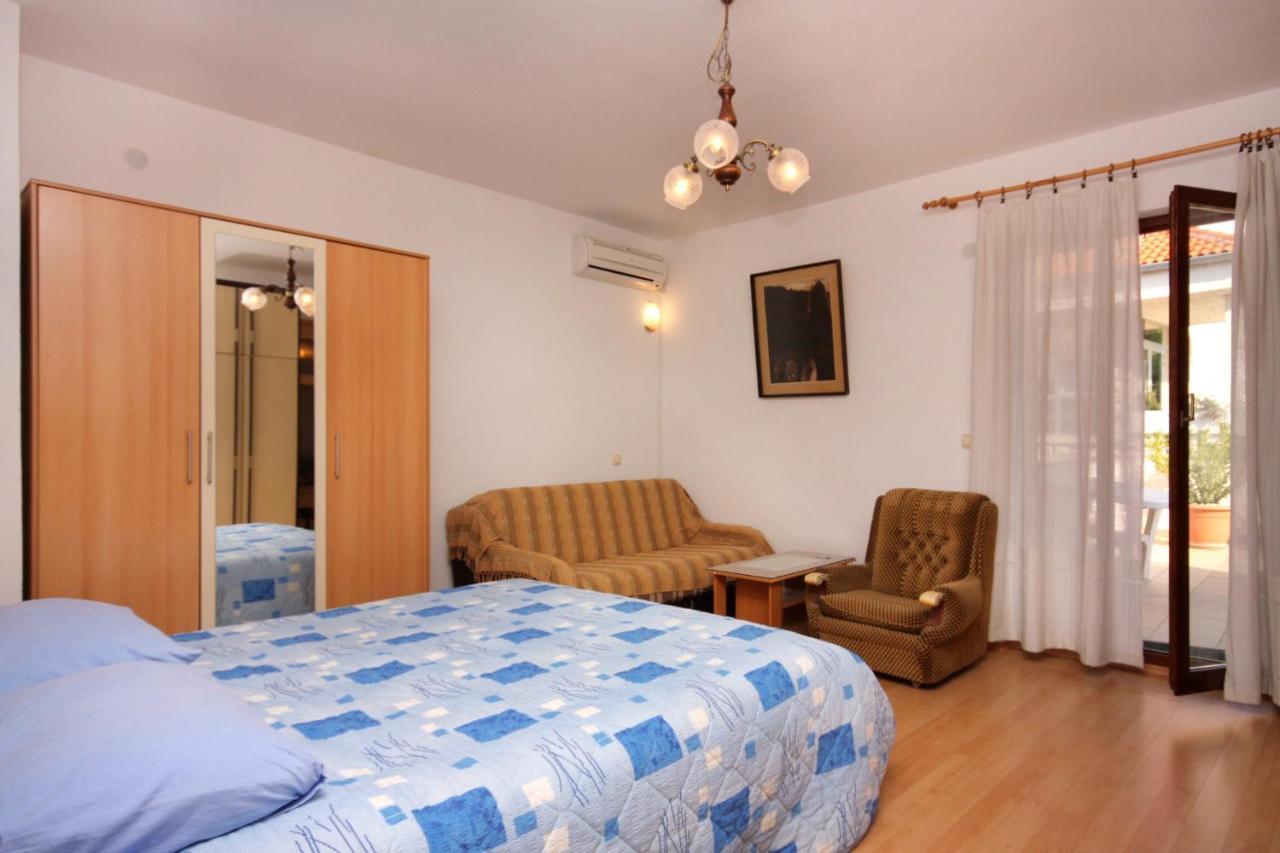 Apartment Vrbnik 5301B Extérieur photo
