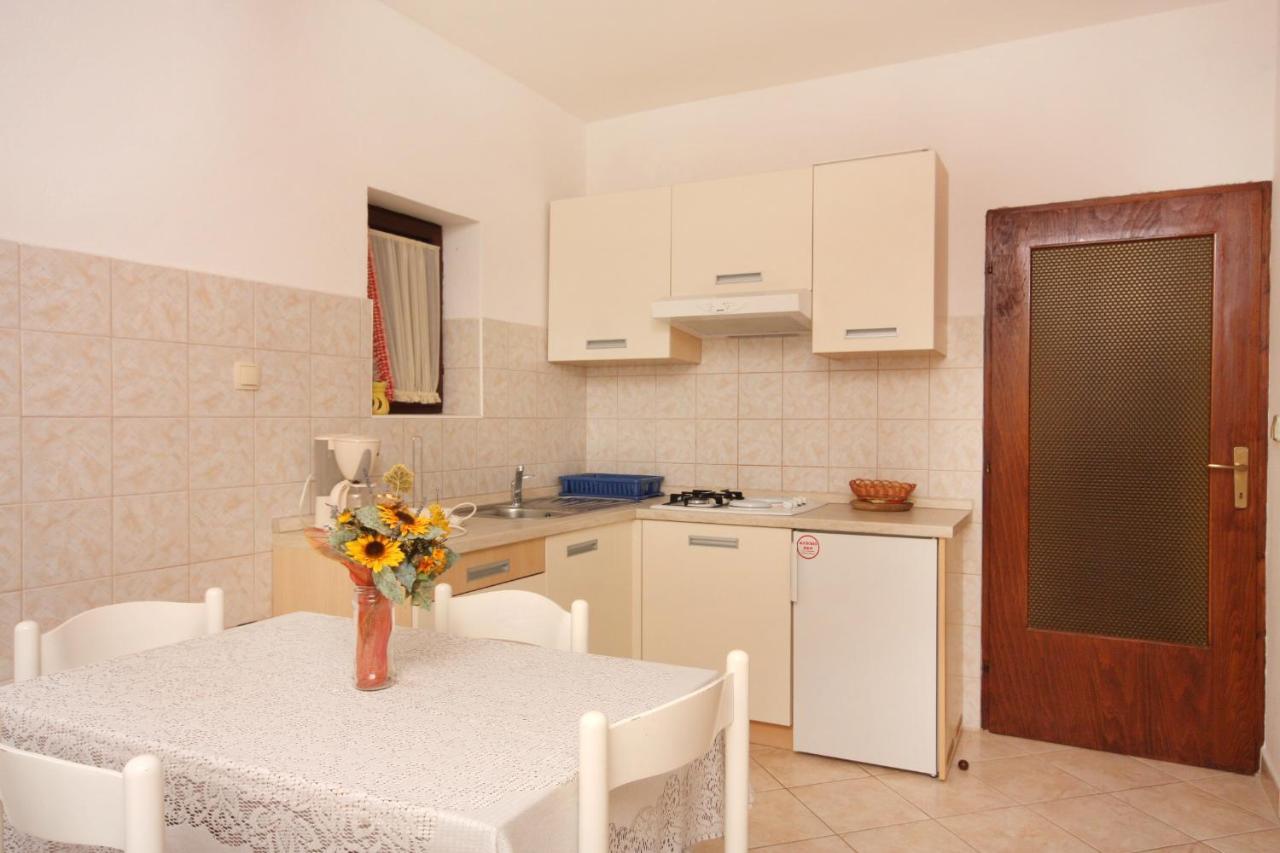 Apartment Vrbnik 5301B Extérieur photo